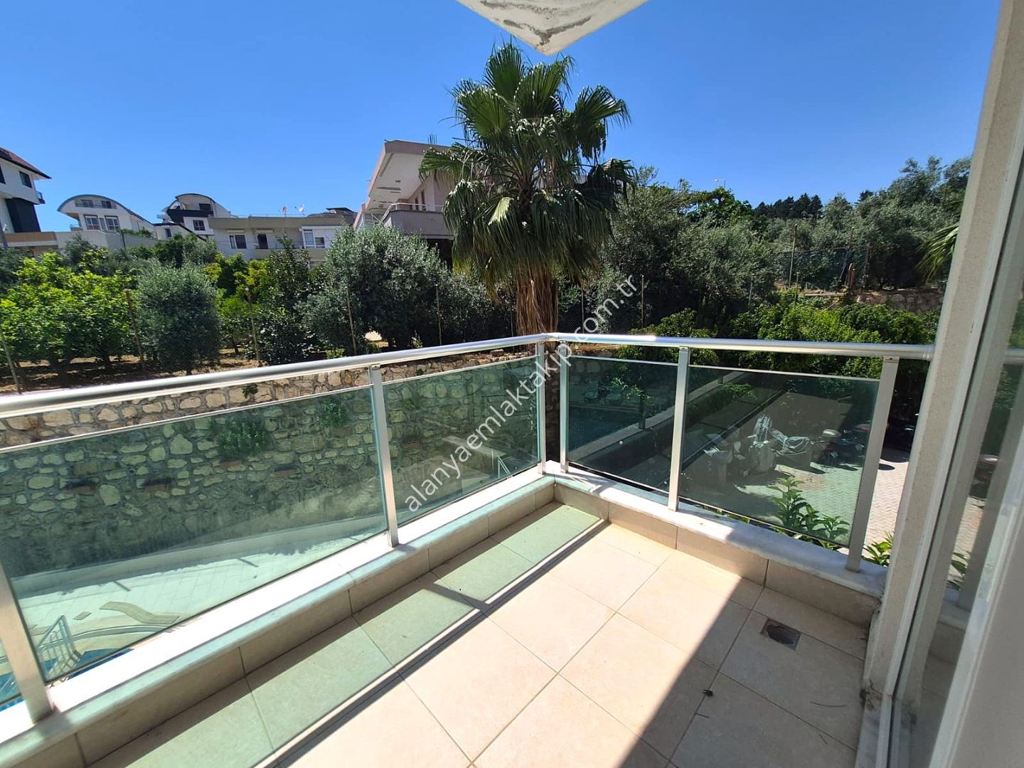 ALANYA AVSALLAR MAHALLESİ'NDE SATILIK FULL EŞYALI 2+1 DAİRE