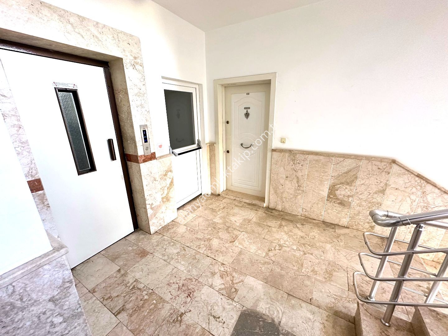 ALANYA CİKCİLLİ MAHALLESİ'NDE SATILIK GENİŞ 2+1 DAİRE