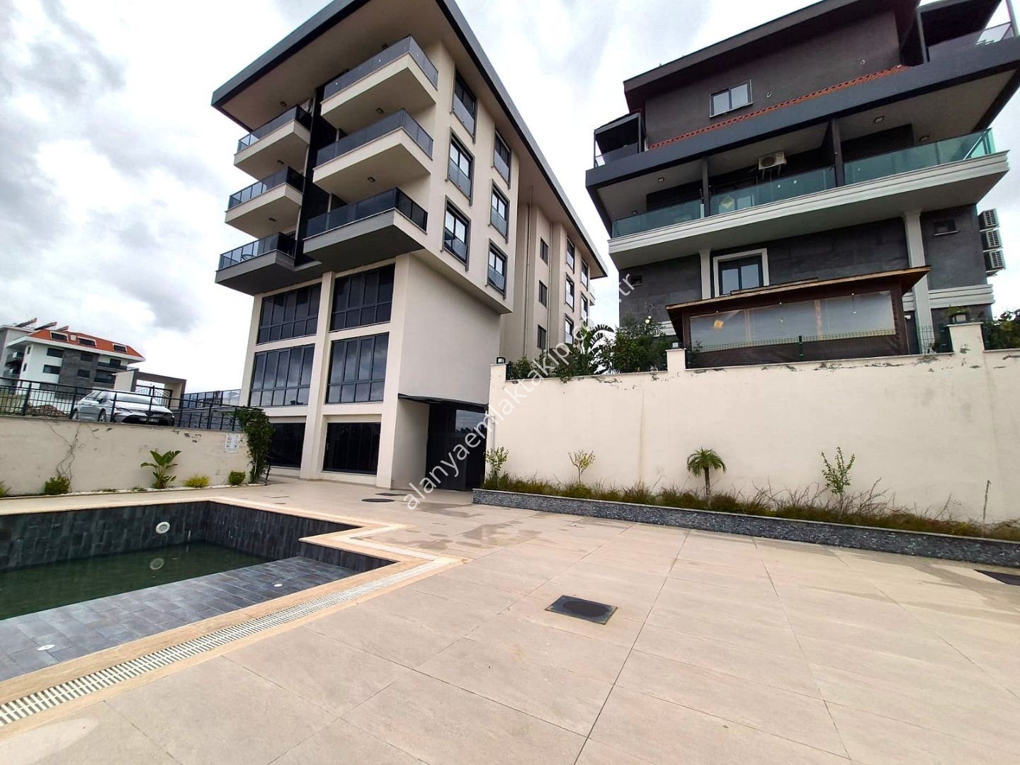 ALANYA KESTEL’DE DENİZE YAKIN SATILIK SIFIR 1+1 DAİRE