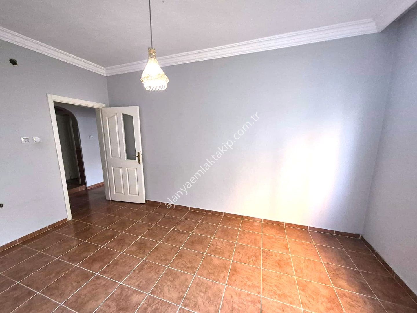 ALANYA MAHMUTLAR MAHALLESİ'NDE KİRALIK 2+1 AYRI MUTFAK DAİRE