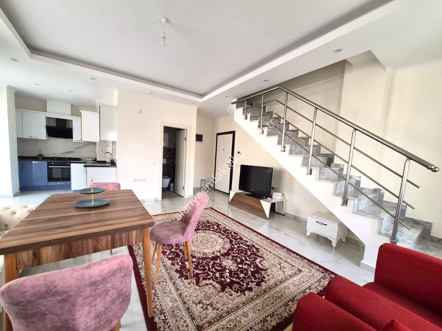 ALANYA MAHMUTLAR’IN KALBİNDE KİRALIK EŞYALI 2+1 LÜKS DUBLEKS