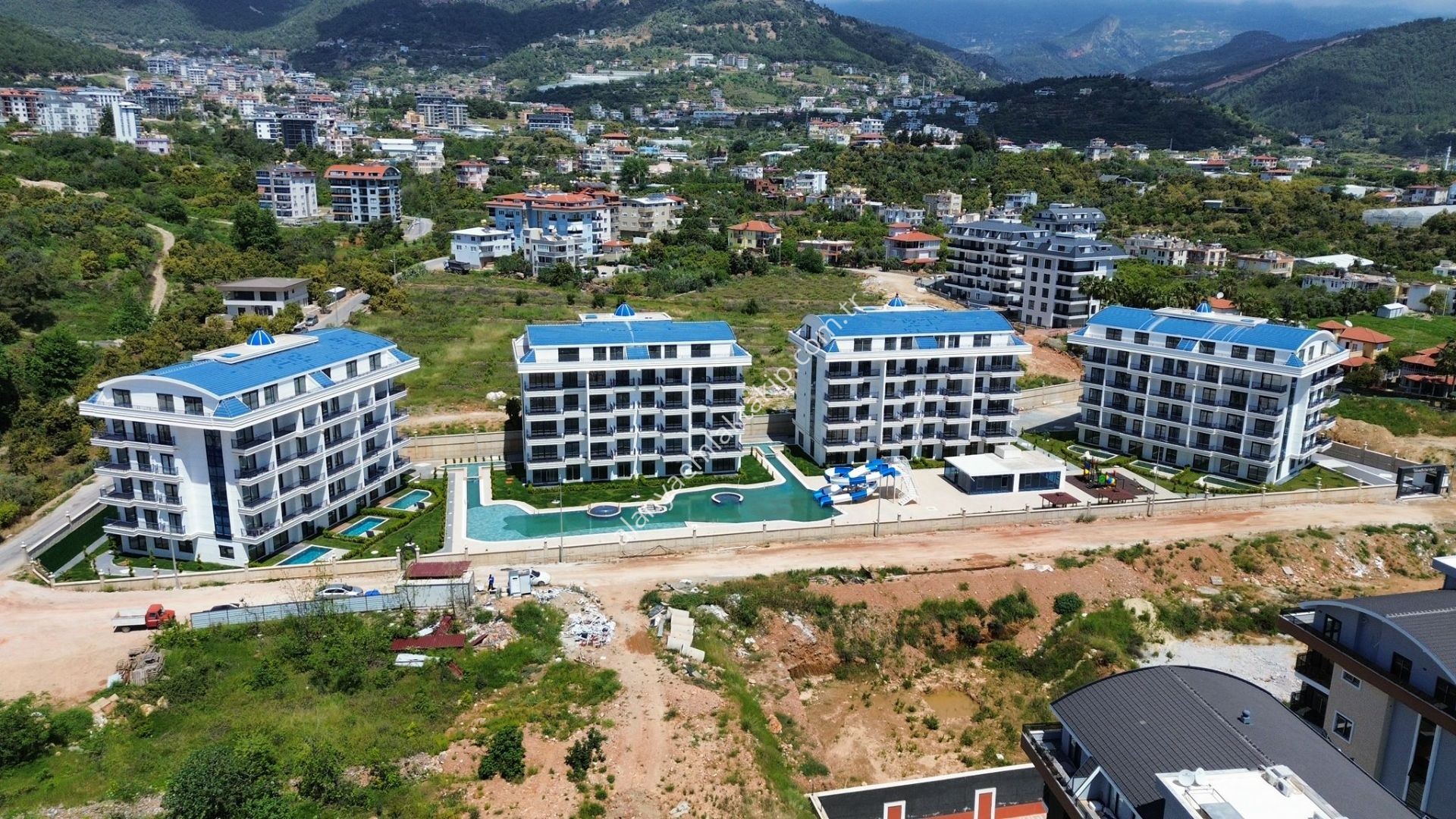 ALANYA OBA’DA VİLLA KONSEPTİNDE VOLANTİS GARDEN’DA 3+1 ÖZEL HAVUZLU DAİRE