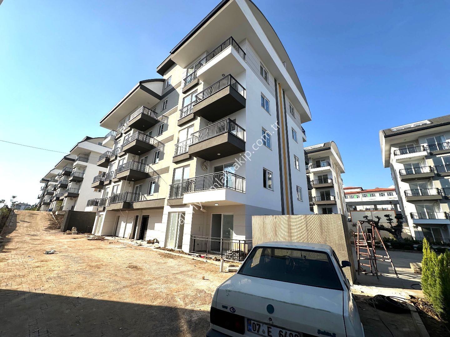 ALANYA OKURCALAR MAH. SİTE İÇİ SATILIK 1+1 DAİRE FULL AKTİVİTELİ