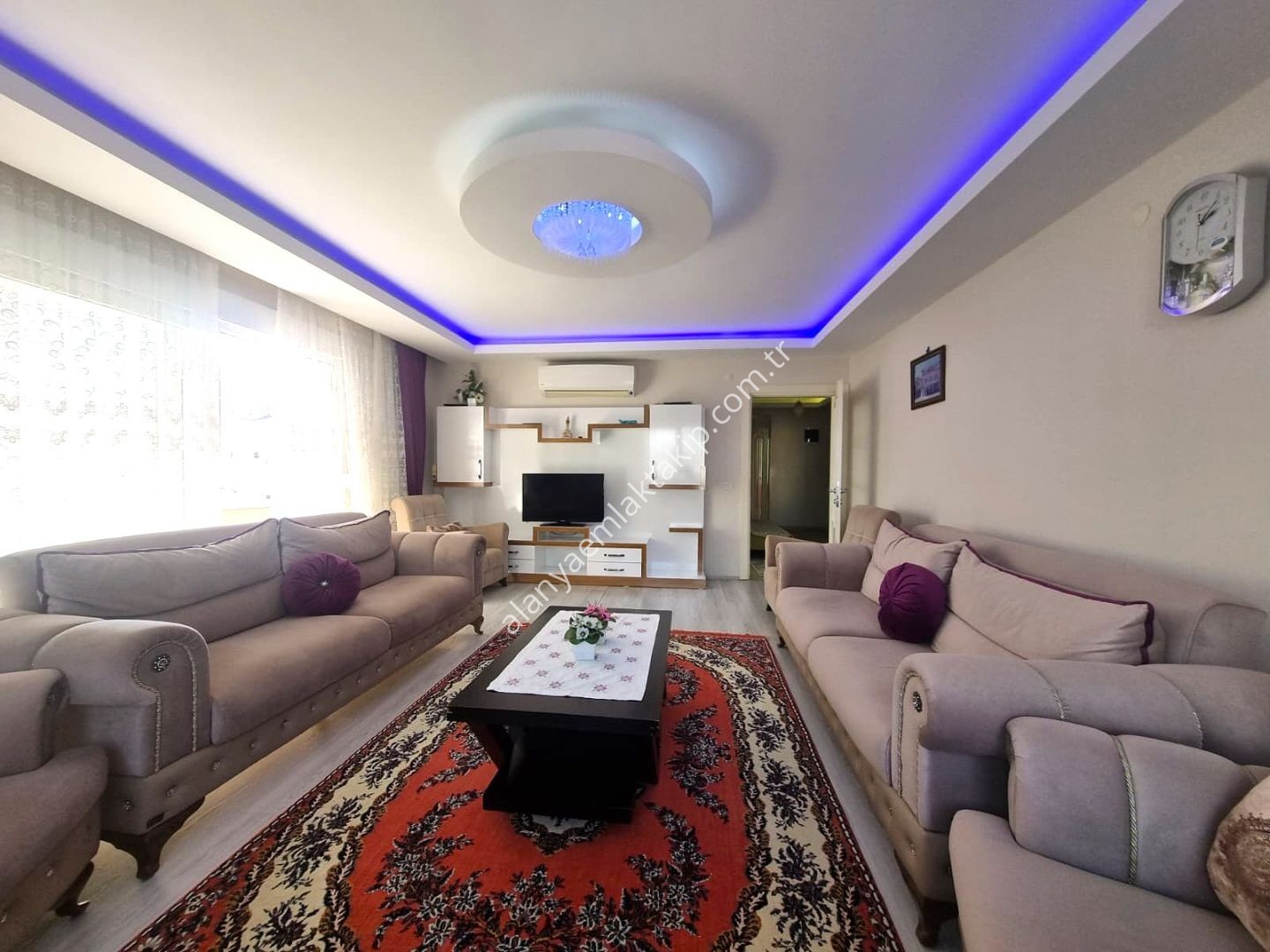 ATATÜRK CADDESİ ÜZERİNDE KİRALIK FULL EŞYALI 3+1 DAİRE